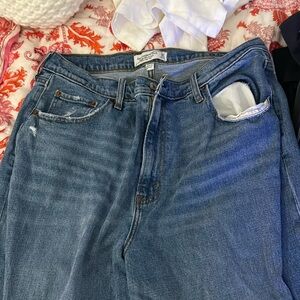 ABercrombie curve love straight jean 90s
